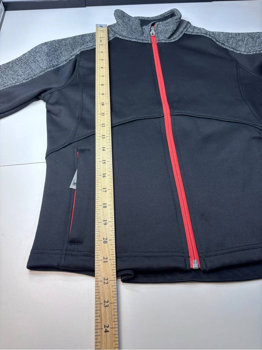 Spyder Kids Black “Bandita Stryke” Jacket with Gray Accents & Red Zipper Size L